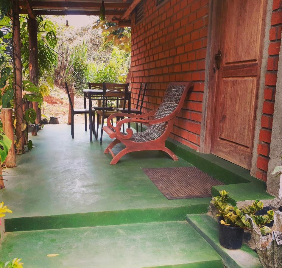 Ayubo Ella - Bed & Breakfast ภายนอก รูปภาพ