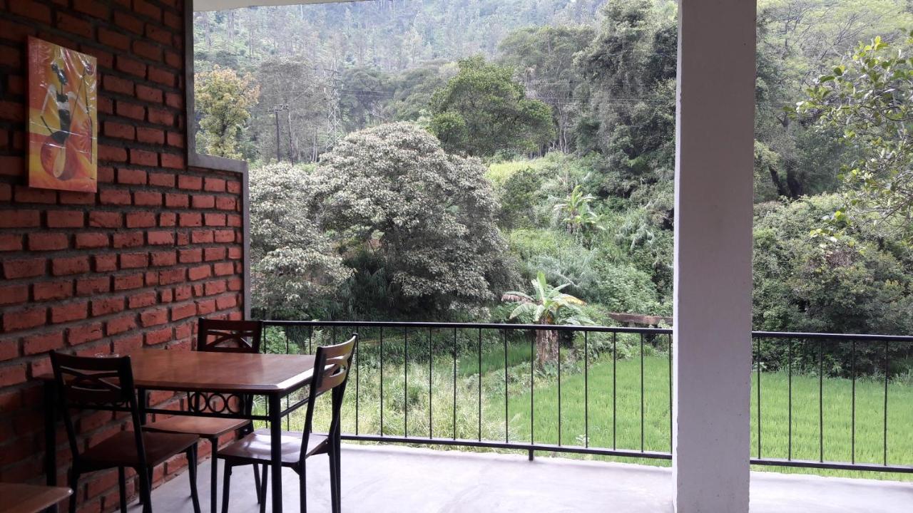 Ayubo Ella - Bed & Breakfast ภายนอก รูปภาพ